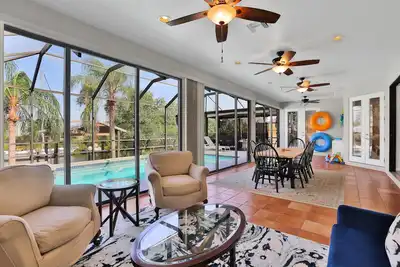 Image de Stunning Canal-Front Home w\/Private Dock, Private Pool & Spa, Lanai, & Ac