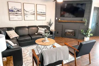 Image de Modern Snowshoe Retreat - 3br/2ba - Walk to Slopes + Mountain Views