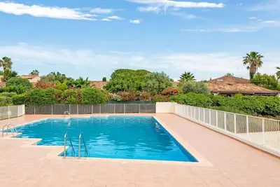 Image de Agréable appartement pour 4 personnes avec Wifi, piscine, Tv, terrasse, animaux admis et parking