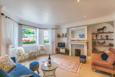 Image de Seafront Apartment Private Garden & Free Parking