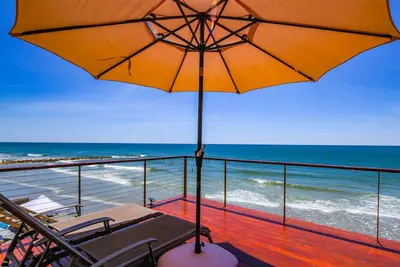 Image de Luxury Oceanfront Retreat w/ Breathtaking Ocean Views, Sun Decks & Stunning Architectural Details