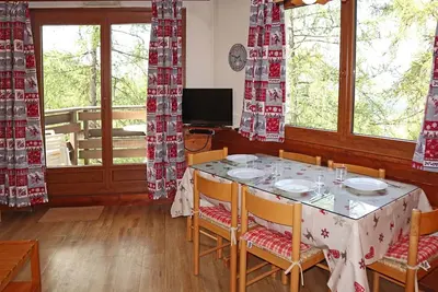 Image de Appartement Confort 6 pers, 2 pièces, Balcon, Cheminée, Accès direct aux pistes
