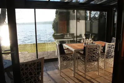 Image de Bungalow by the lake