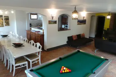 Image de Offre groupe T3**** + 5 chambres--> 15 personnes \/ intérieur et Jardin privatifs