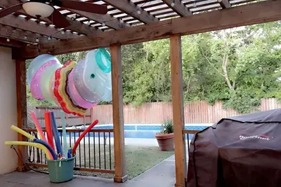 Image de Welcome Military & College Students Enjoy Pool+Fire Pit+Grill+Games