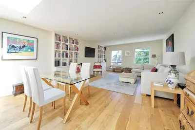 Image de Spacious 3-bedroom apartment in Earls Court