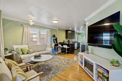 Image de ✨ New Cozy family-friendly home w Hot Tub in Salt Lake City | Sugarhouse ✨