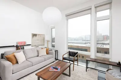 Image de Modern Luxury 1br Apt with Rooftop, Gym, and Parking