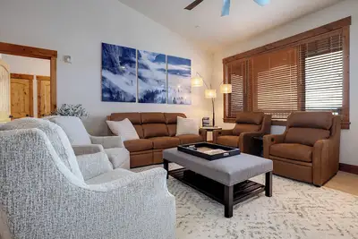 Image de El5301 | Top Floor with Vaulted Ceilings | Air Chilling | Close to Mtn | Pools