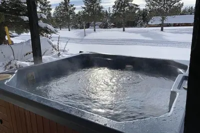 Image de 2nd Tee Lodge ~ Hot tub ~ Wifi ~ Near Yellowstone ~ Sleeps 14