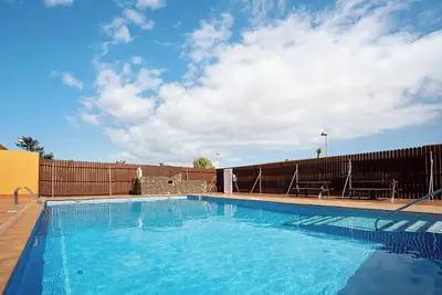 Villa 'Dayely' avec vue sur les montagnes, piscine, jardin et Wi-Fi.