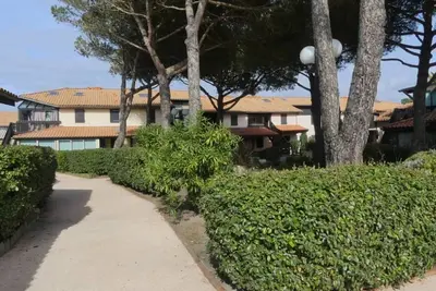 Image de Situation idéale pour se promener autour du lac et accéder au village à pied.