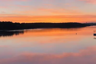 Image de Waterfront@Ledges No Steps Remodeled 2 Bed Main Channel Pools Beach Slip Golf