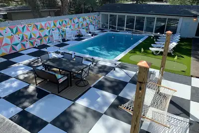 Image de Mid-Century Modern (heated) Pool Paradise