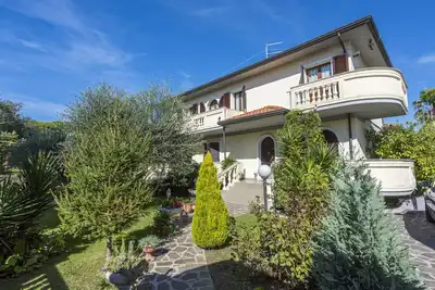 Image de Residenza Tirrenia By MMega