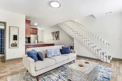 Image de Dog-friendly oasis with central Ac, patio & fenced yard - walkable location