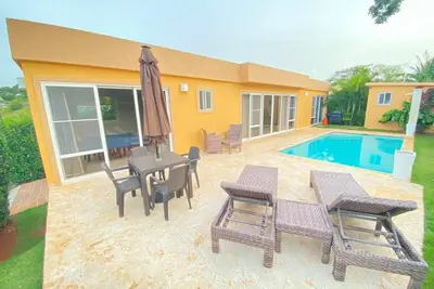 Image de Beautiful 2 bedroom Villa w/Pool - Weekend Special $97+ per day - Tax included