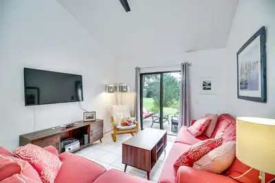 Image de Satellite Beach Townhome w/ Patios: 2 Mi to Beach