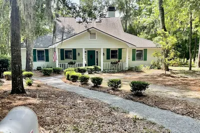 Image de Single Family Home, Land trans Round Trip! Melrose Pool Open!