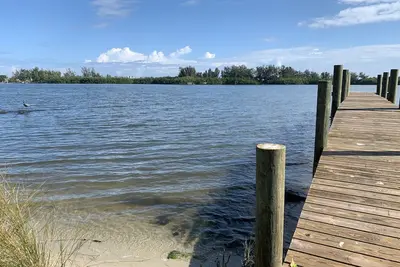 Image de Waterfront Beauty with Lovely Intercoastal Views. 2 Bedroom\/2 Baths Plus Trundle