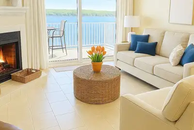 Image de Waterfront No Steps 3b2b Mm20 Ledges Main Channel 2 Pools Beach Golf Slip