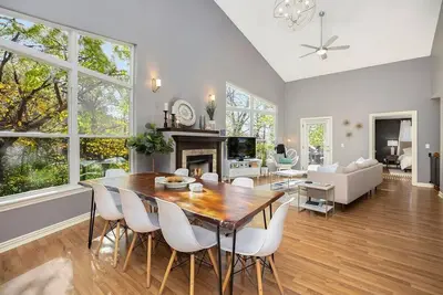 Image de Fayettevilla - 3 min to the U of A and Bike Trails