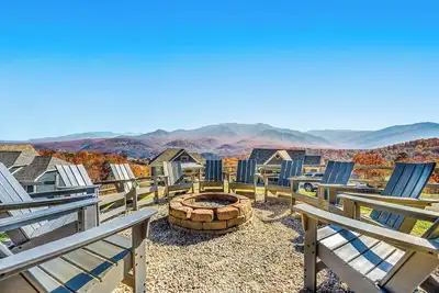 Image de Lg Groups •Epic view •hot tub •fire pit •pool table •luxury •The Lodge