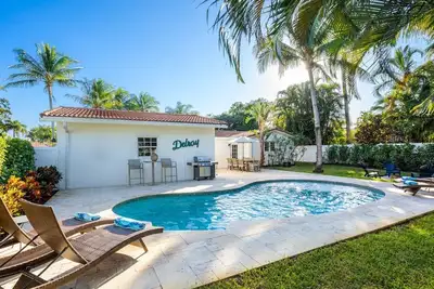 Image de Spacious Private Pool Oasis