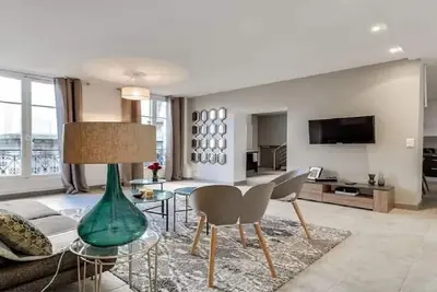 Image de 130m2 Creme de la Creme of Champs Elysees- We treat you in style!