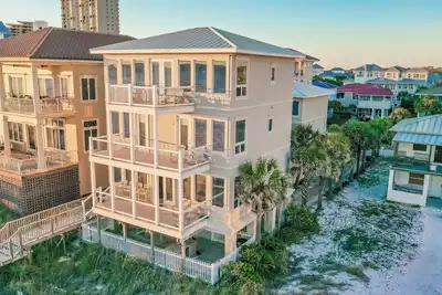 Image de Beachfront 7 Bed with splash pool - private beach! Spring discounts!
