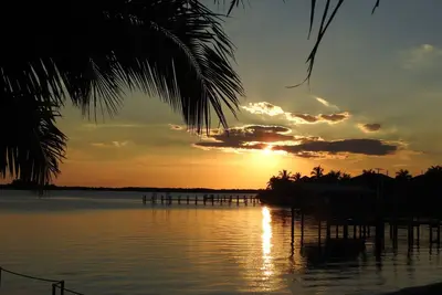Image de Sunsets on the beach