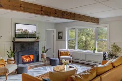 Image de 4 Bed Catskill Mountain Retreat: Fire Pit, Hot Tub, 10min to Belleayre