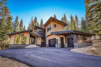 Image de Modern Schaffer's Mill Home Minutes From Northstar & Downtown
