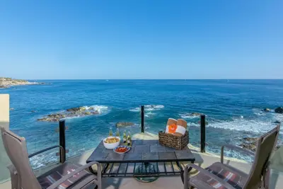 Image de Oceanfront, Remodeled, Amazing Location!