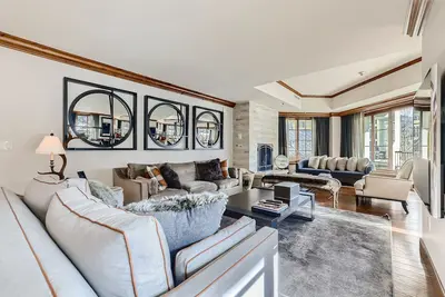 Image de 4bd Ritz Carlton with fantastics mountain views. Lic # 028736