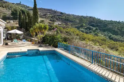 Image de Maison de vacances Casita Linda avec vue sur la mer, piscine, Wi-Fi et jardin.