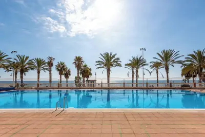 Image de Appartement à 60 mètres de la plage, vue mer, terrasse, climatisation et Wi-Fi.