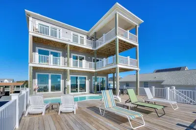 Image de Brand New, Luxury-7 Br/6. 5 Ba, Oceanfront Home-Elevated Pool & Elevator-Sleeps 24