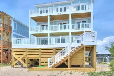Image de Drift Away-Beautiful-6br/5. 5ba Oceanfront Home-Elevated Pool-Elevator-Sleeps16