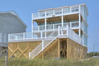 Image de Beautiful-Brand New-5 Br/5 Ba Oceanfront Home-Elevated Pool & Elevator-Sleeps 15