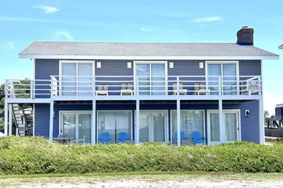 Image de Excellent Location to Beach-5 Bedroom/3 Bath Ocean View Home-Sleeps 16
