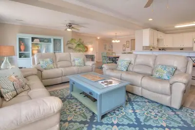 Image de Extremely Spacious & Beautiful, 4 Bedrooms 4 Bathroom Ocean View Condo, Sleeps16