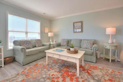 Image de 3br/2. 5ba - Premium Unit, Pool, Elevator, Close to Beach, Sleeps 8