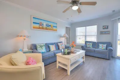 Image de 3br/2. 5ba Condo - Ocean View, Walk To Beach, Pool & Shops, Sleeps 10