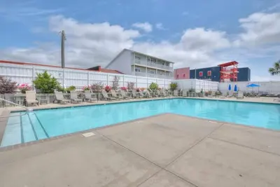 Image de Beautiful Ocean View 3br/2. 5ba Condo-Pool-1 Minute to the Beach-Sleeps9