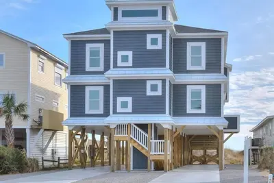 Image de The Name Says It All-Sensational-8br/8ba Oceanfront Home-Elevated Pool&Elevator