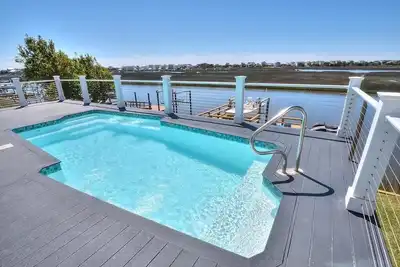 Image de 3br/3ba Home-Pool-Deep Water Boat Dock-Game Room, Sleeps 8