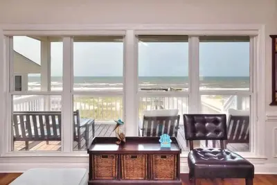 Image de Pristine-5 Br/3. 5 Bath-Oceanfront Home-Gorgeous Views / Sleeps 10