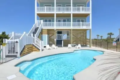 Image de Beautiful & Brand New 6 Bdrm/3. 5 Bath, Oceanfront Home w/ Private Pool-Sleeps 14