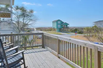 Image de Oceanview 3br/2ba Duplex Located Less Than a 1 Minute Walk-Sleeps6